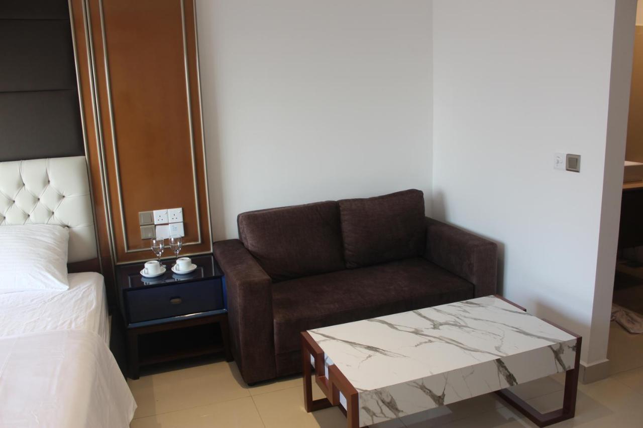 Ocean Breeze Sea View Luxury Apartments Negombo Dış mekan fotoğraf