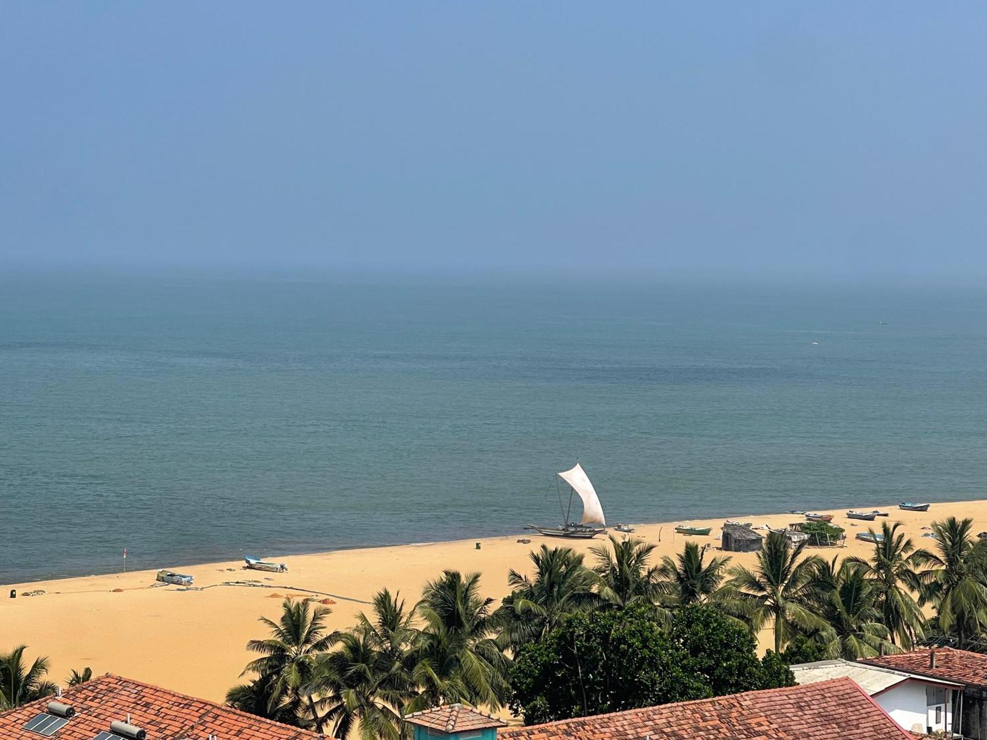 Ocean Breeze Sea View Luxury Apartments Negombo Dış mekan fotoğraf