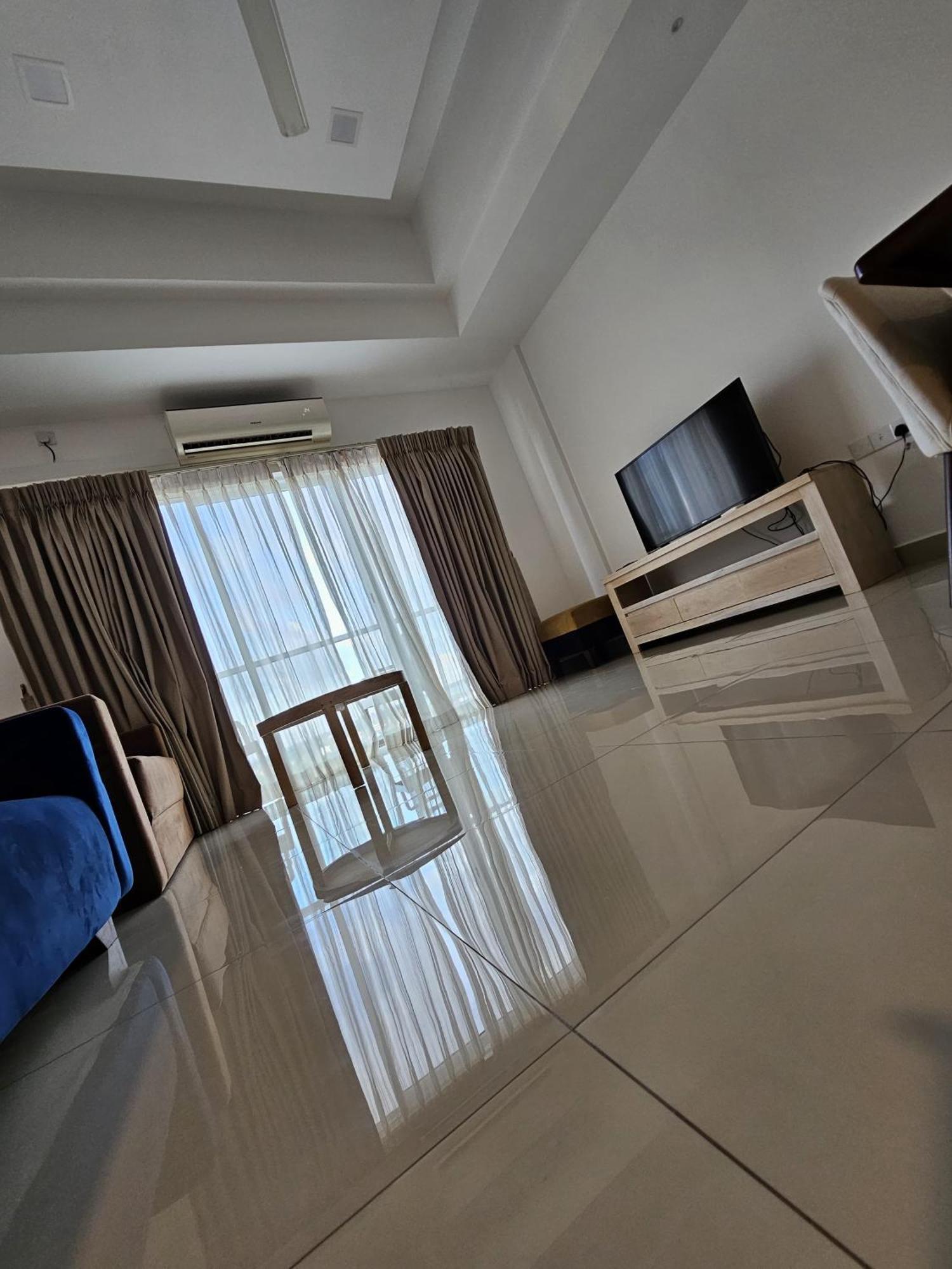 Ocean Breeze Sea View Luxury Apartments Negombo Dış mekan fotoğraf