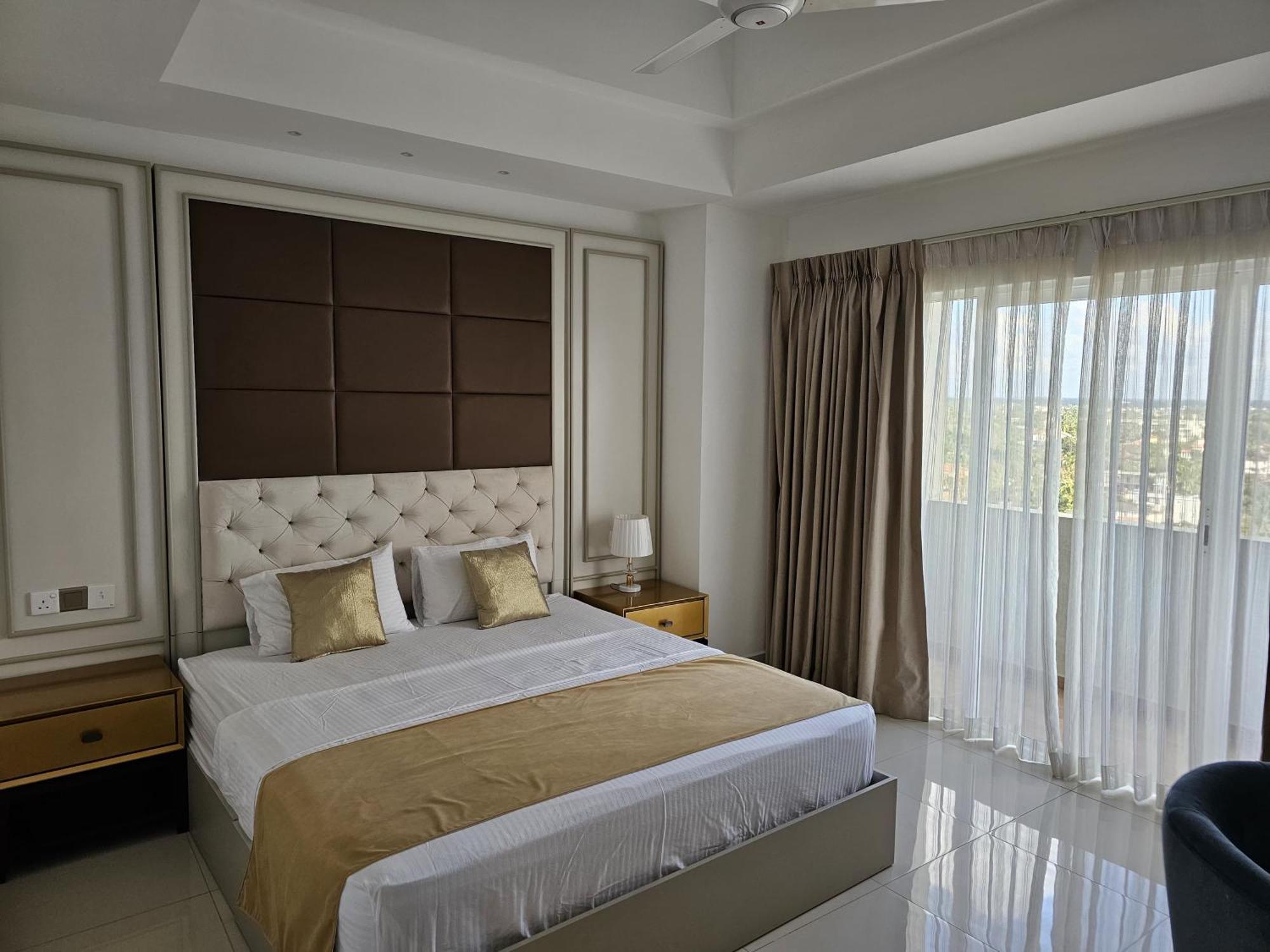 Ocean Breeze Sea View Luxury Apartments Negombo Dış mekan fotoğraf