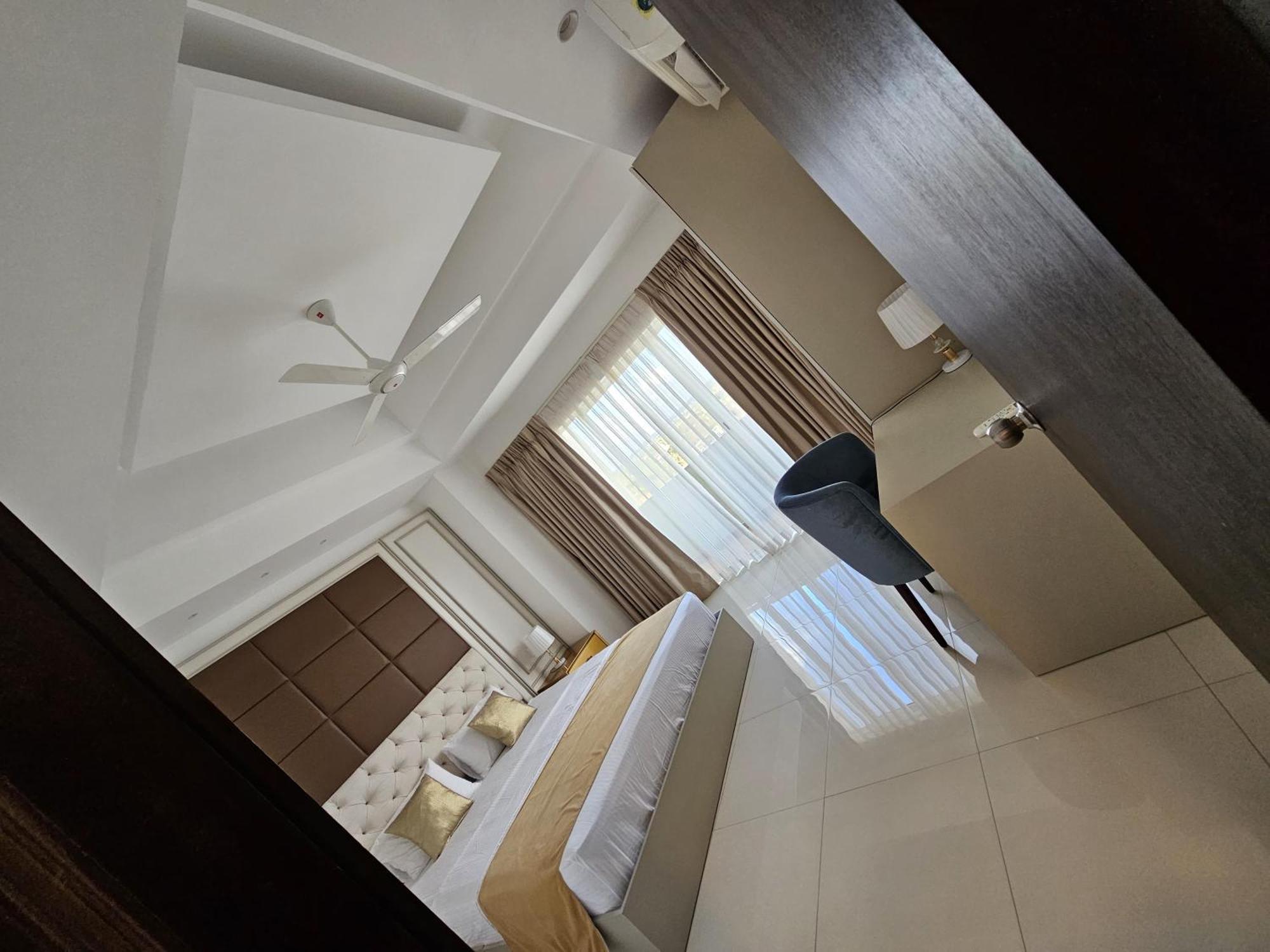 Ocean Breeze Sea View Luxury Apartments Negombo Dış mekan fotoğraf