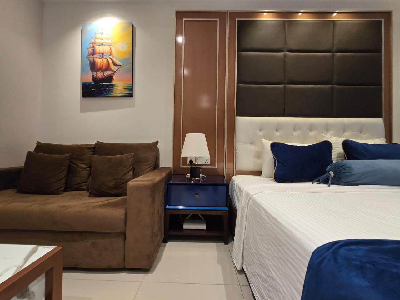 Ocean Breeze Sea View Luxury Apartments Negombo Dış mekan fotoğraf