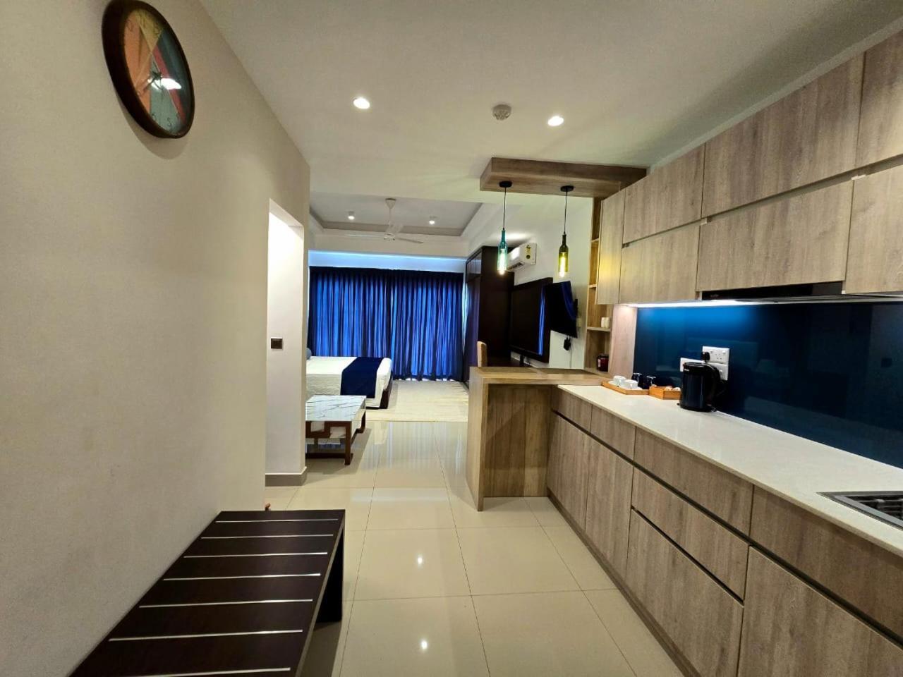 Ocean Breeze Sea View Luxury Apartments Negombo Dış mekan fotoğraf